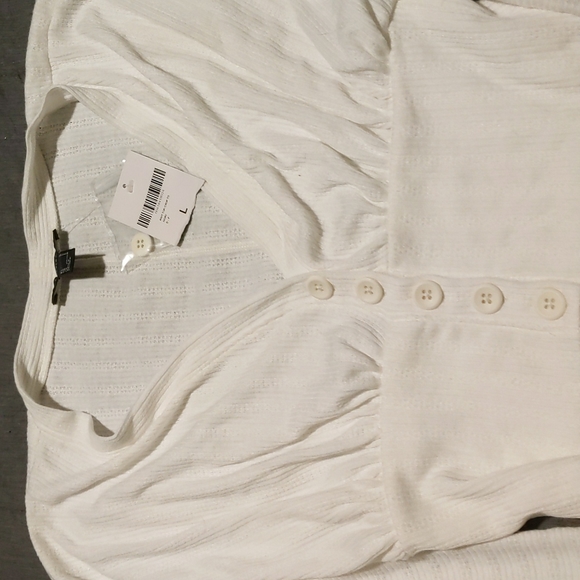 NWT crop top - Picture 2 of 4